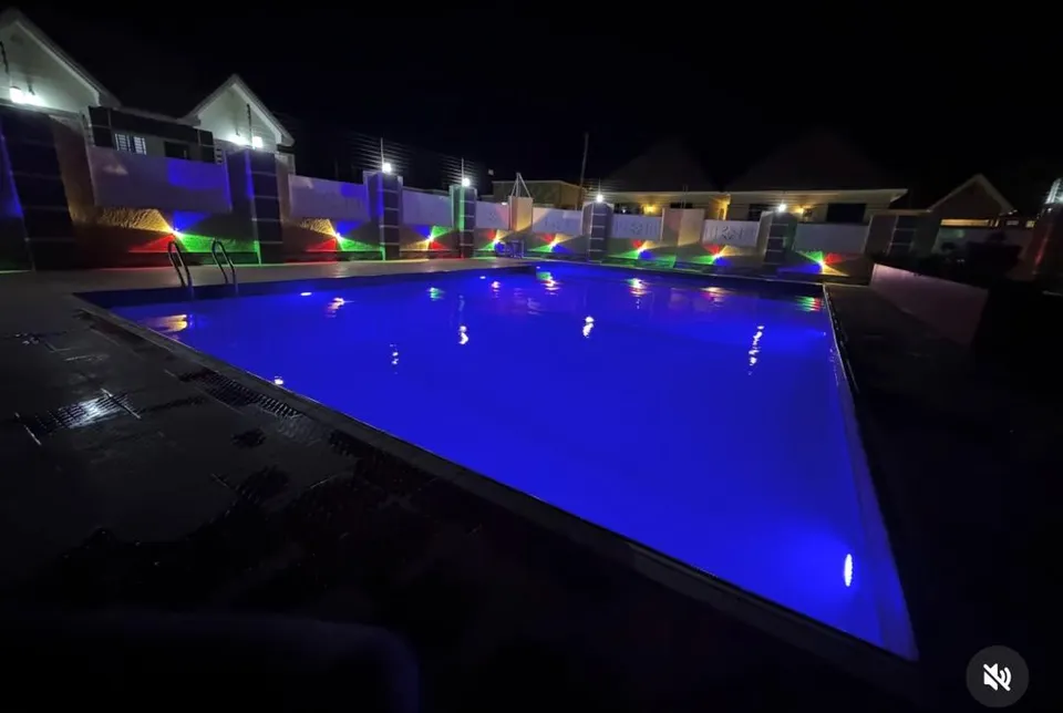 Pool with underwater lighting in Dodoma